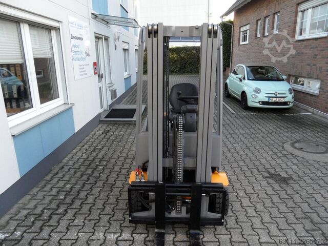 Chariot élévateur électrique à 3 roues Jungheinrich EFG 115 - Triplex - NEUE Batterie - aufgearbeitet