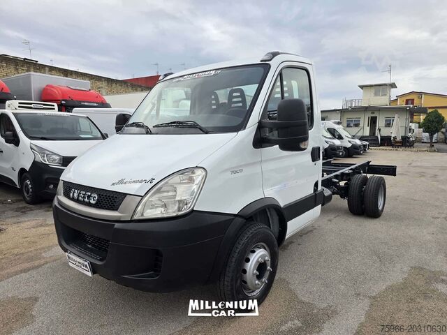 Châssis de camion Iveco DAILY 70C17 PASSO 3750 2011