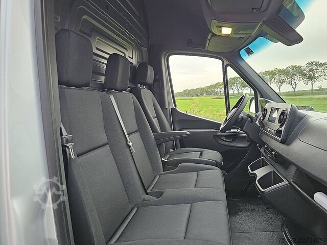 Camioneta familiar de techo alto MERCEDES-BENZ SPRINTER 317 L2H2 Automaat Mbux