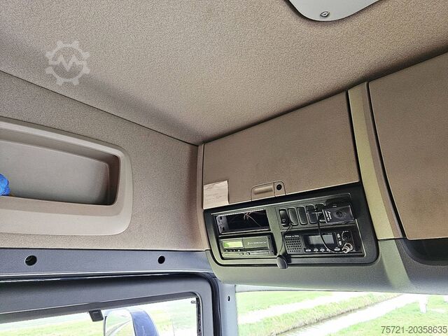 Khung xe có cabin lái SCANIA R440 6x2*4