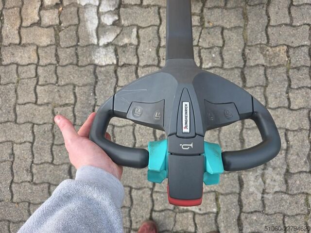 Apilador peatonal Jungheinrich EJC112z