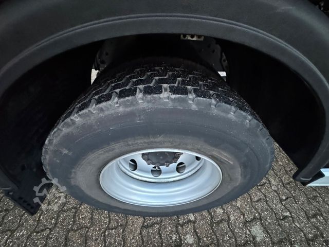 Camión frigorífico DAF LF 16.260 Tiefkühlkoffer mit Ladebordwand