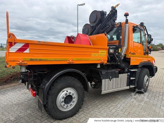 Muu Mercedes-Benz Unimog U 427 mit Hiab Kran