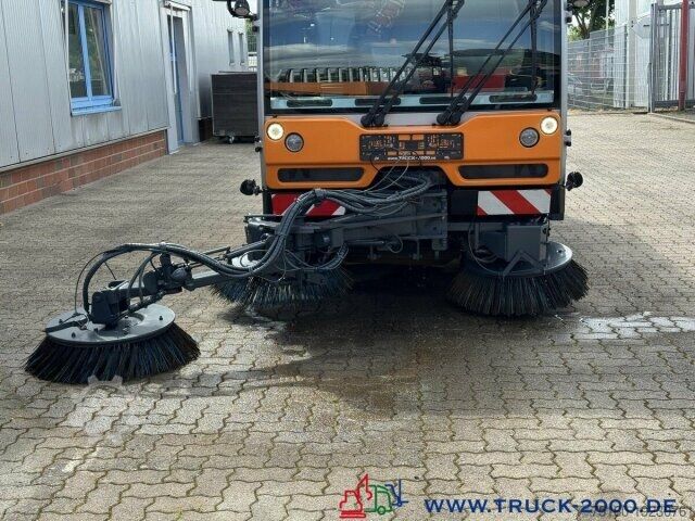 Road sweeper Bucher Bucher City Cat 5006 3Besen Sweeper 4 Radlenkung