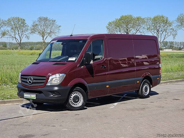 Універсал з високим дахом MERCEDES-BENZ 211