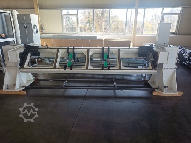 Roboter-Fräsanlage Stäubli Roboter-Fräsanlage