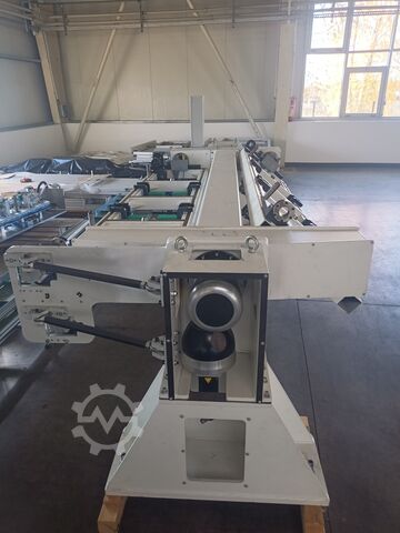 Roboter-Fräsanlage Stäubli Roboter-Fräsanlage