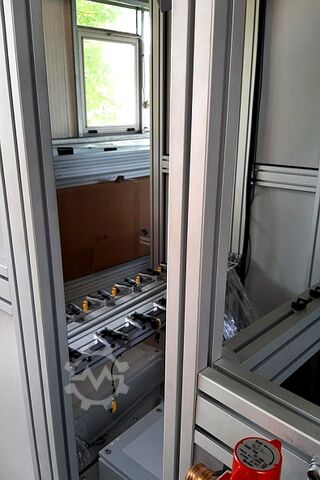 Roboter-Fräsanlage Stäubli Roboter-Fräsanlage