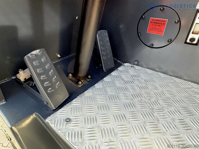 4방향 지게차 Combilift CB4000 GAS TRIPLEX 5200 POSITIONER