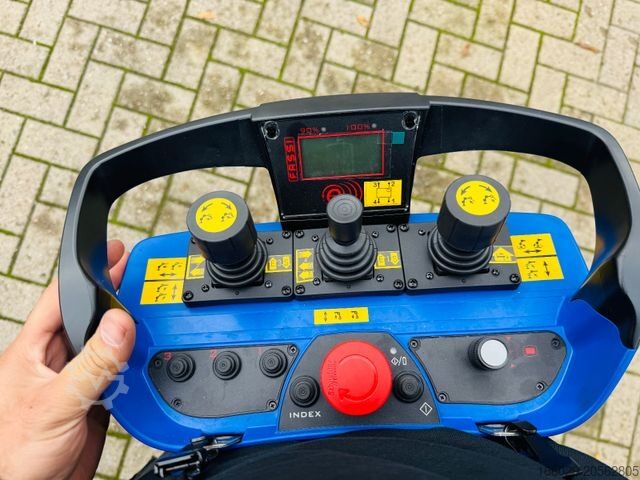 Truck mounted crane VOLVO FH 500 8x4 Kran F820 RA2.27 Jib & Winde Sofort