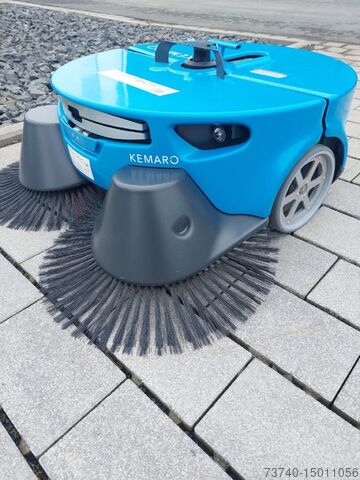 Sweepers and vacuum cleaning machine 