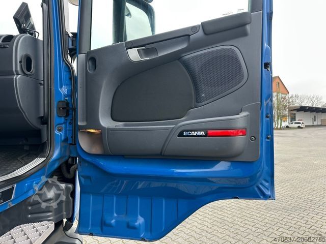 Kamion s ravnom platformom i ceradom SCANIA G 280 / LBW / Pritsche 7,3 m / 1 x Liege