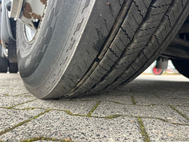 Kamion s ravnom platformom i ceradom SCANIA G 280 / LBW / Pritsche 7,3 m / 1 x Liege