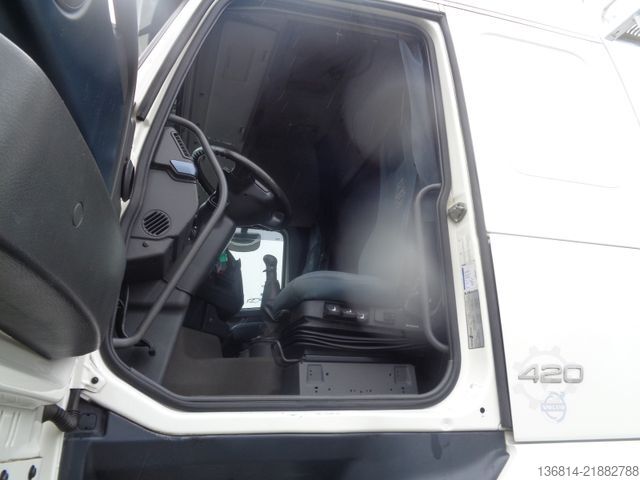 专用卡车 VOLVO FH420 8x4 BB Spitzer Silo 23 cbm VEB EU5