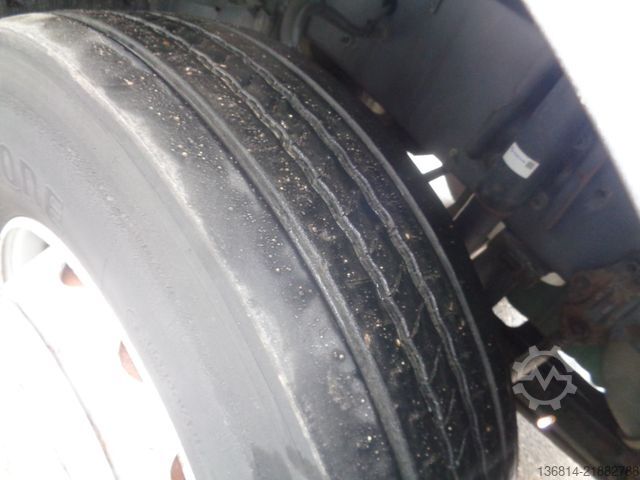专用卡车 VOLVO FH420 8x4 BB Spitzer Silo 23 cbm VEB EU5