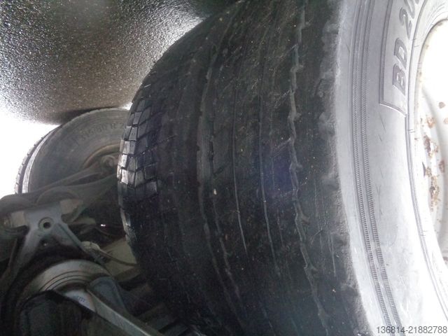 专用卡车 VOLVO FH420 8x4 BB Spitzer Silo 23 cbm VEB EU5