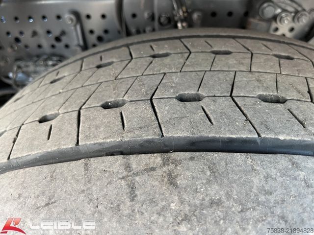 大容量トラクターユニット MERCEDES-BENZ Actros 1845 Mega*Big Space*Side Guard*DTCO4.1*