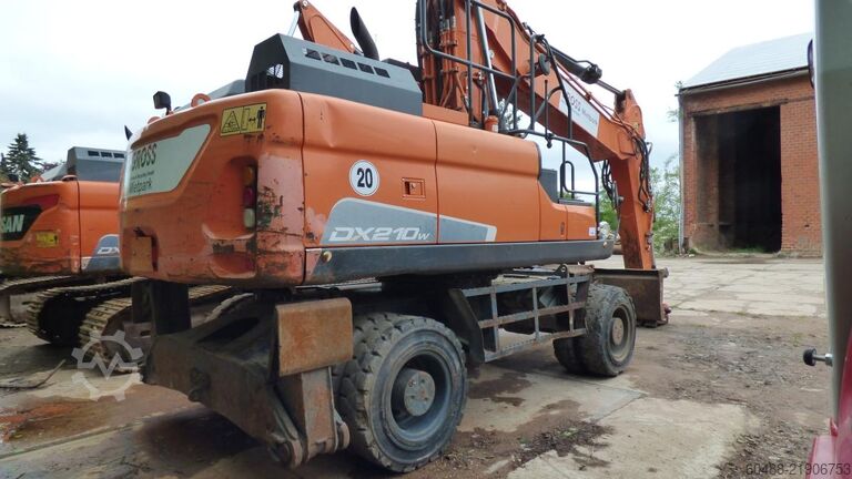  DOOSAN DX 210 W