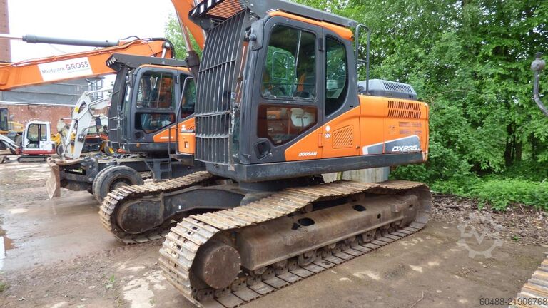 液压履带式挖掘机 DOOSAN CRAWLER EXCAVATOR DX 235 LC-5
