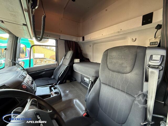 Kayar branda DAF CF 290 FA Schuifdak, Laadklep