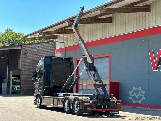 Roll-off tipper truck VOLVO FH 750 6x2 VDL S30 LEDER*TOUCH*ICOOL*NAVI*CAM*LE