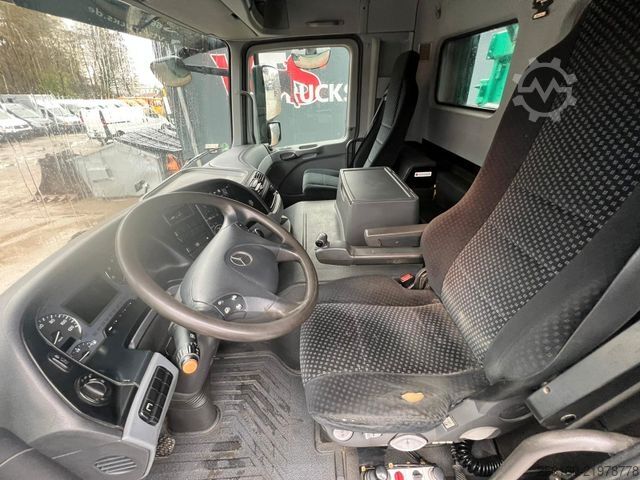 Kipper LKW MERCEDES-BENZ Actros 3348 6x6 Kipper mit HIAB 1300RS 83