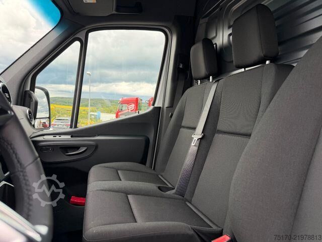 高顶旅行车 Mercedes-Benz Sprinter 319 CDI 4x4 3665 DISTRONIC AHK LED