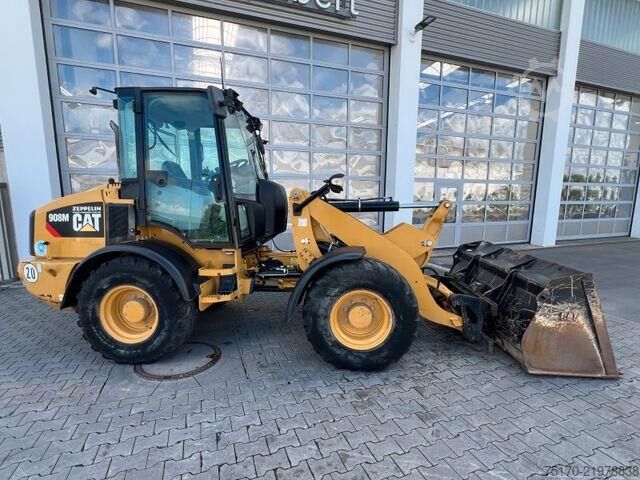 Chargeuse CAT 908M / 2.644h / Gabel / Schaufel
