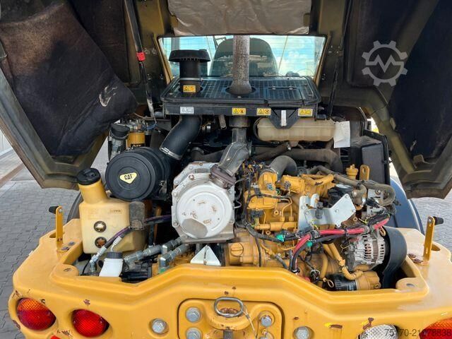 Chargeuse CAT 908M / 2.644h / Gabel / Schaufel