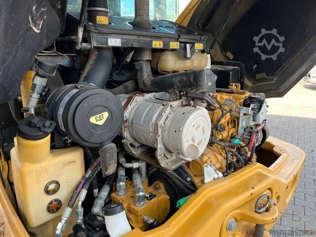 Chargeuse CAT 908M / 2.644h / Gabel / Schaufel