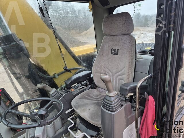 Bager na kotačima Caterpillar M 315 D