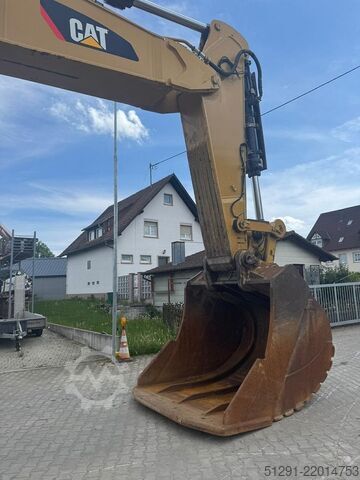 Máy xúc bánh xích Caterpillar 390FL ME