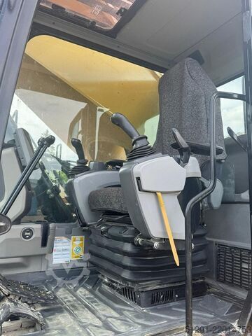 Máy xúc bánh xích Caterpillar 390FL ME