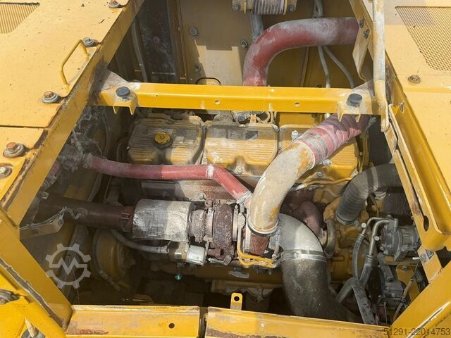 Máy xúc bánh xích Caterpillar 390FL ME