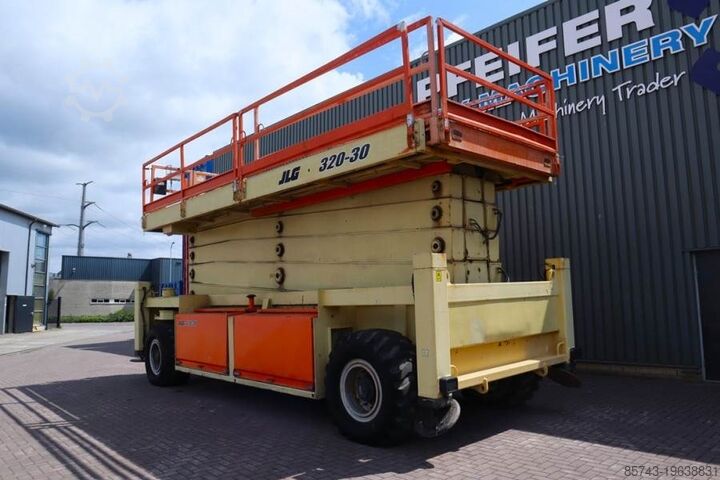 Žirklinis keltuvas JLG SL320-30 Diesel, 4x4 Drive, 34m Working Height, 14