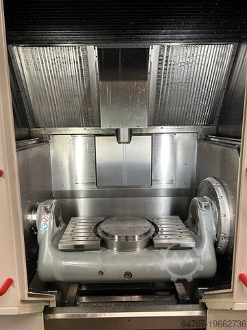 Vertikales Bearbeitungszentrum HERLME C400U