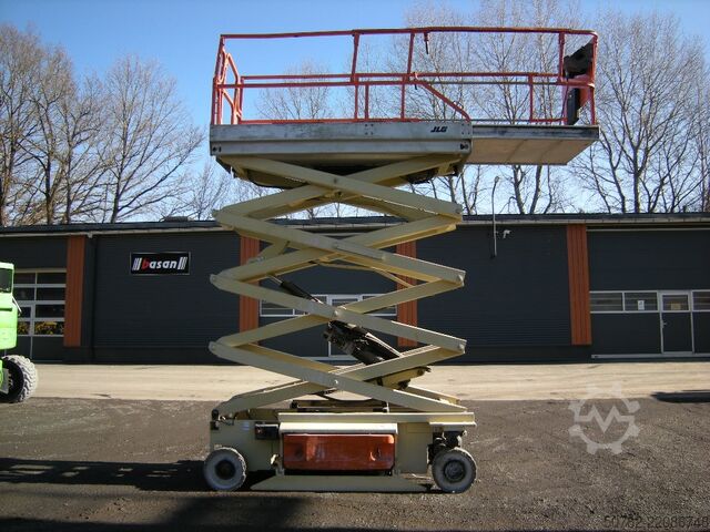Scherenhebebühne JLG 3246 ES