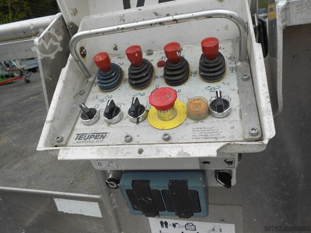 Braccio telescopico Teupen Leo 25 T plus