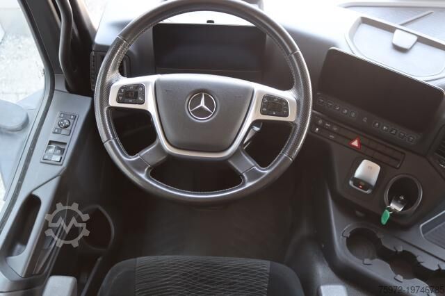 Flaklastbil med kapell Mercedes-Benz Antos 1836L