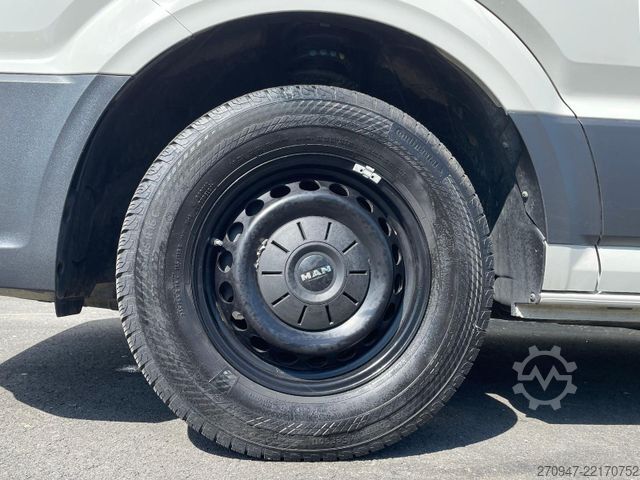 Korotettu pakettiauto MAN TGE 3.180 L4H3 MIXTO 4x4 AHK NAVI KAMERA PDC