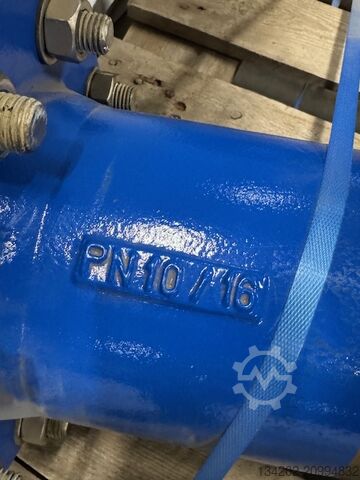 Instalação de bomba de águas residuais Grundfos SE1.100.100.40.4.51D.B