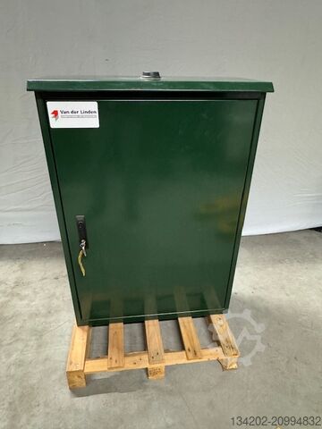 Instalação de bomba de águas residuais Grundfos SE1.100.100.40.4.51D.B