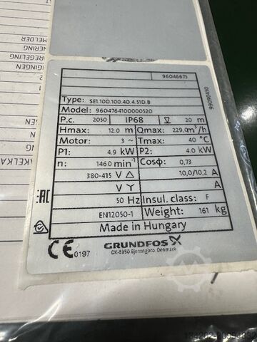 Instalação de bomba de águas residuais Grundfos SE1.100.100.40.4.51D.B