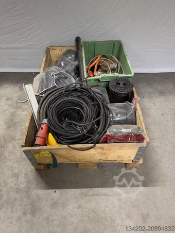 Instalação de bomba de águas residuais Grundfos SE1.100.100.40.4.51D.B