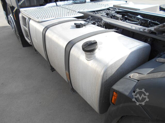 Standardní traktor DAF XF 480