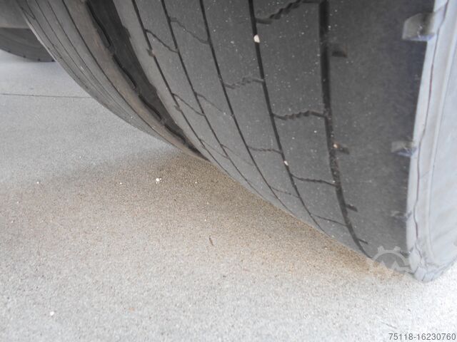 Standardní traktor DAF XF 480