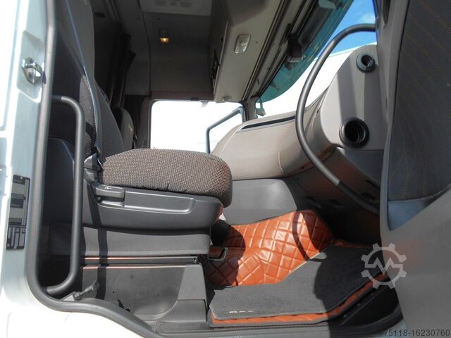 Standardní traktor DAF XF 480