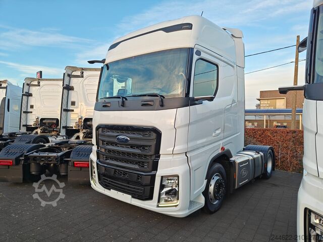 Standard tractor unit Ford Truck F-Max L