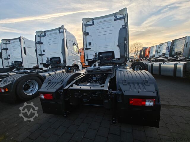 Standard tractor unit Ford Truck F-Max L