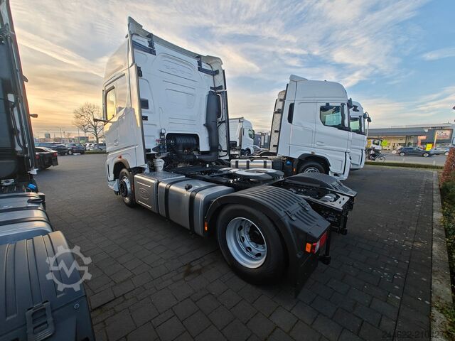Standard tractor unit Ford Truck F-Max L